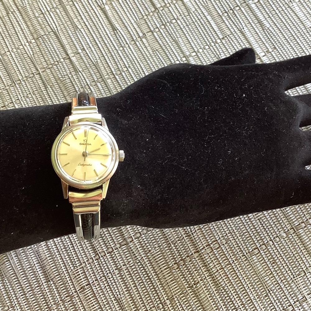 Ladies SWISS made OMEGA LADYMATIC watch💖💖💖 - Picture 5 of 14